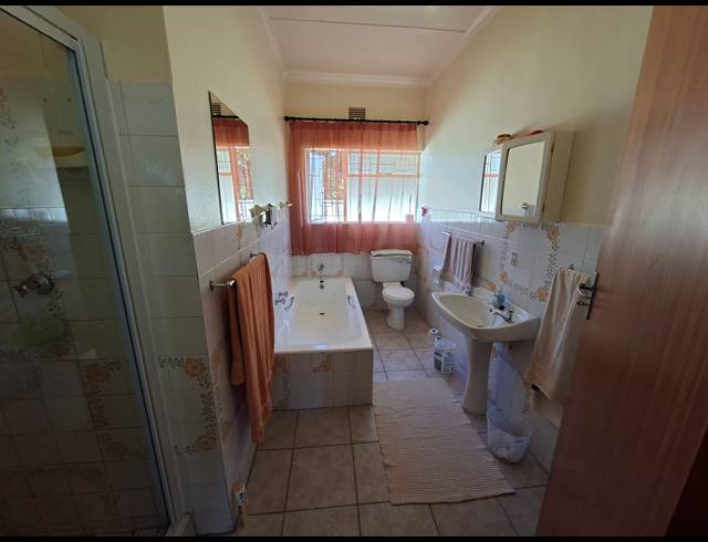 3 BEDROOM HOUSE FOR SALE IN BOSKLOOF